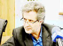 کارگری که به دلار خرید میکند باید به همان میزان مزد بگیرد