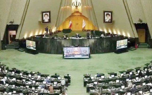 
بانک‌های ناتراز منحل یا ادغام شوند