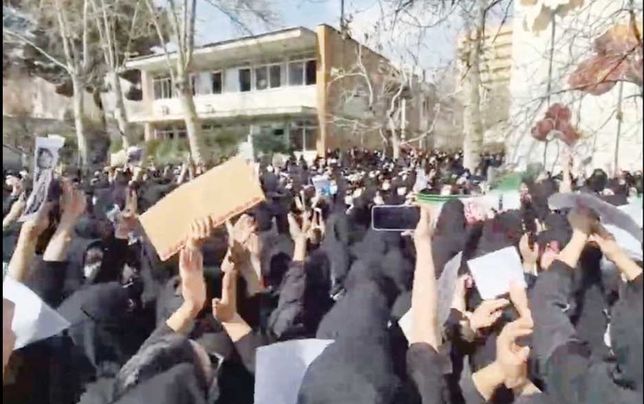 
تعطیلی دانشگاه‌ها به دلیل اعتراضات دانشجویی شیوه صحیح مملکت‌داری نیست