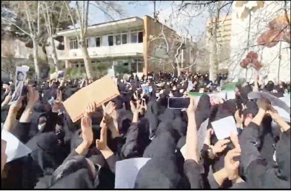 
تعطیلی دانشگاه‌ها به دلیل اعتراضات دانشجویی شیوه صحیح مملکت‌داری نیست