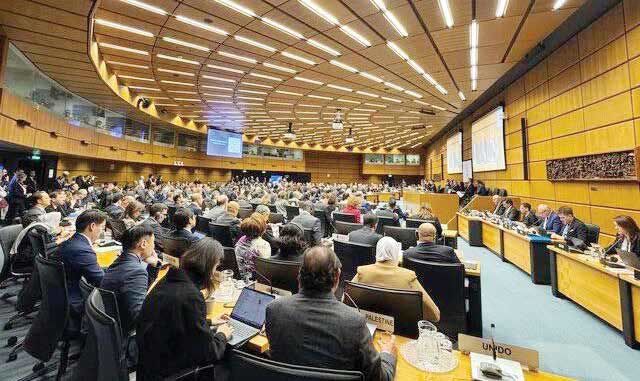 ایران در تنگنای اورانیوم و زمان