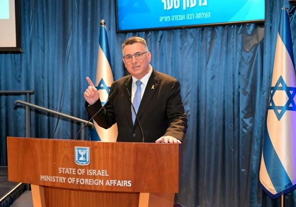 به خاطر نمی‌آورم در مورد حمله به ایران 

تصمیمی گرفته باشیم!