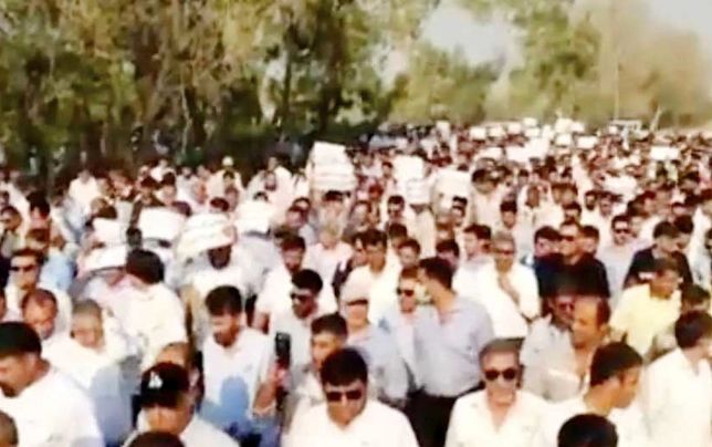 کارگران ارکان ثالث پارس جنوبی 

تجمع کردند