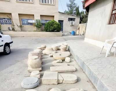 رها شدن آثار هخامنشی و ساسانی 

در حیاط فرمانداری کوار