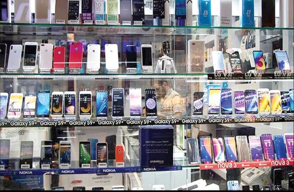 
واردات آیفون با نام شیائومی، قاچاق با مجوز رسمی است
