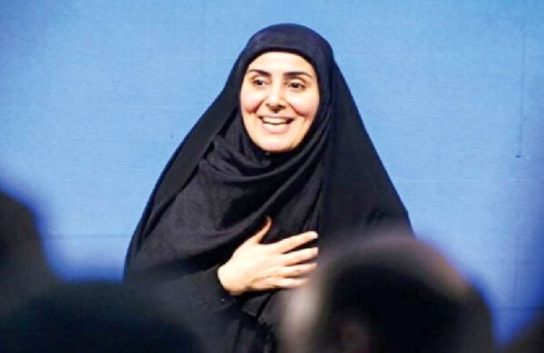 
حاشیه‌های خانم وزیر