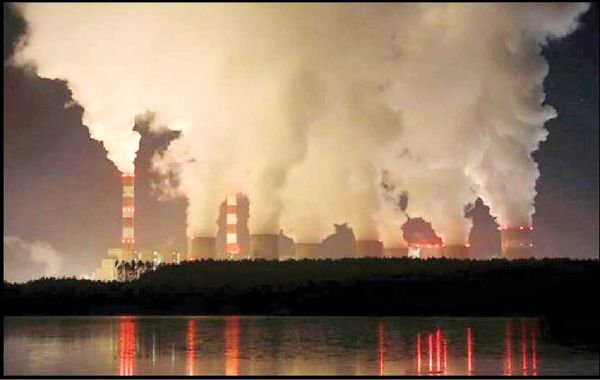 
صنایع ایران همچنان در سایه قطعی برق و گاز فعالیت می‌کنند