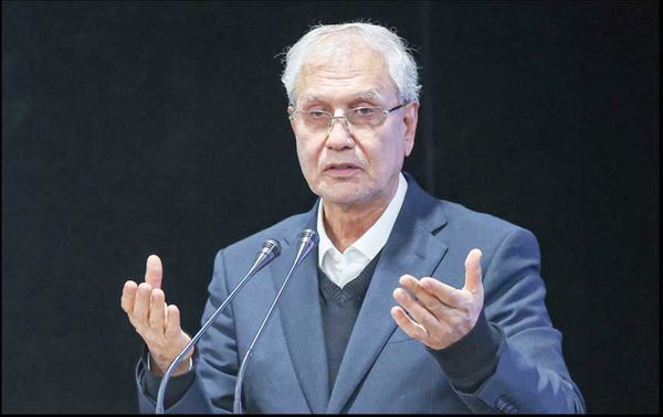 
هیچ جامعه ای با تکیه بر بیگانگان به سعادت نرسیده است