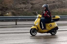 
طرح موضوع موتورسواری زنان نشان‌دهنده نفوذ است