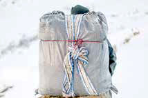 
اشتغال کولبری را باید به رسمیت بشناسیم