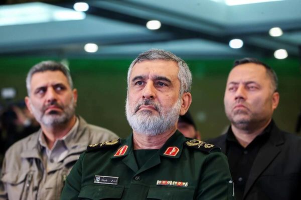 اعلام اسامی 7 فرمانده شهید
همراه سردار حاجیزاده