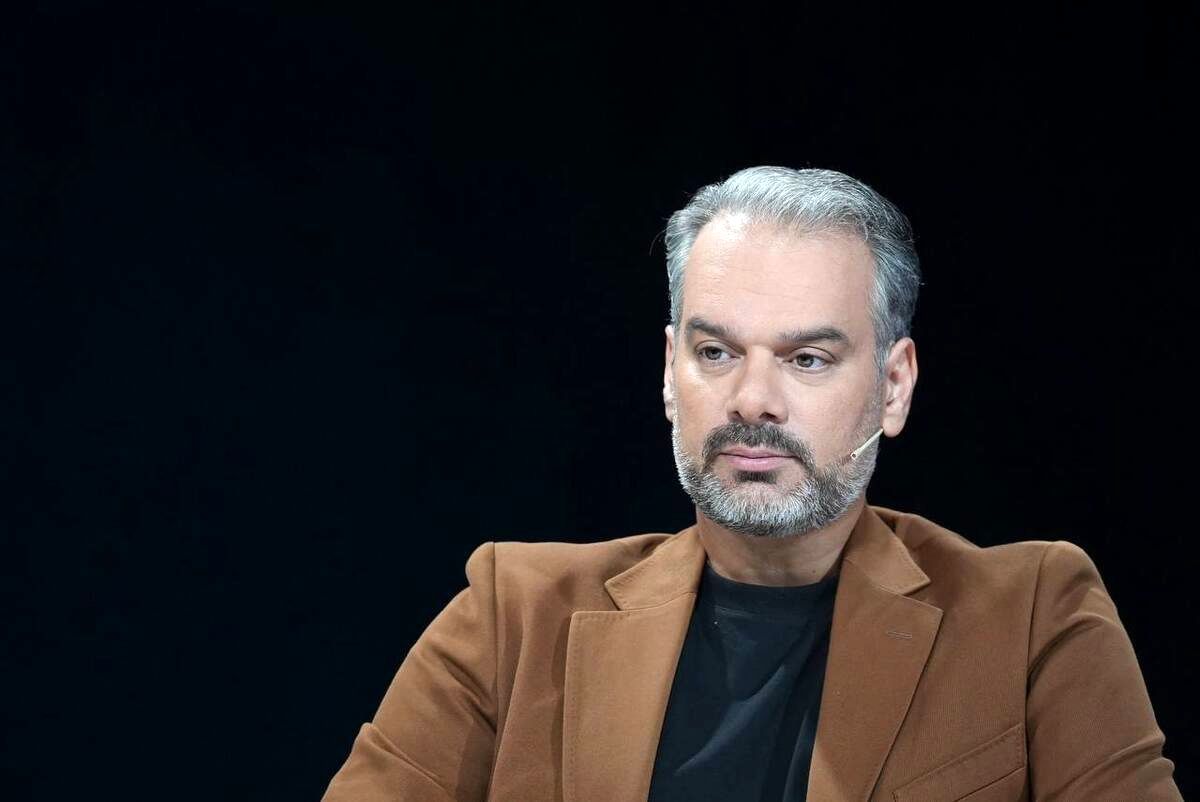 

اجرای قانون حجاب 

پرونده جمهوری اسلامی را می‌بندد 