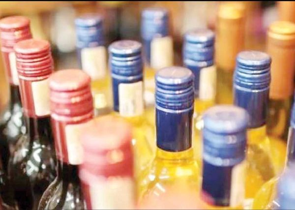 
شبی یکی دو بیمار با مسمومیت اتانول داریم