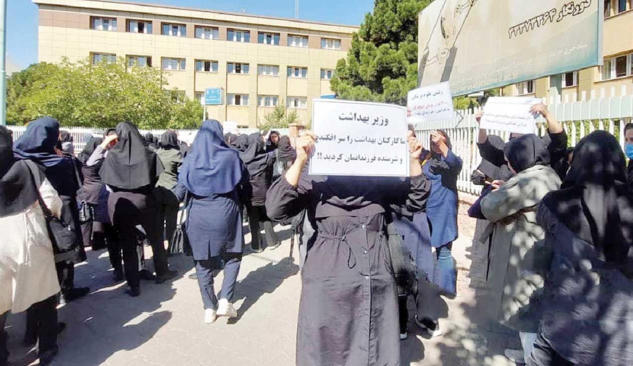 
عدم پرداخت بودجه وزارت بهداشت، دانشگاه‌ها را به نیروهای خود بدهکار کرده است