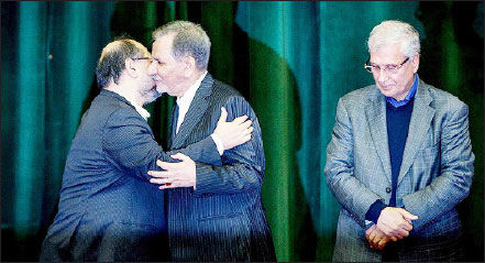 ربیعی: یک انگشت به خروارها عسل ثروت وزارتخانه نزدم