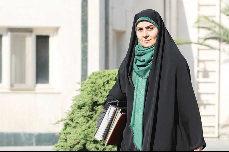 
سطح خانم صادق حتی در حد معاون وزیر هم نیست