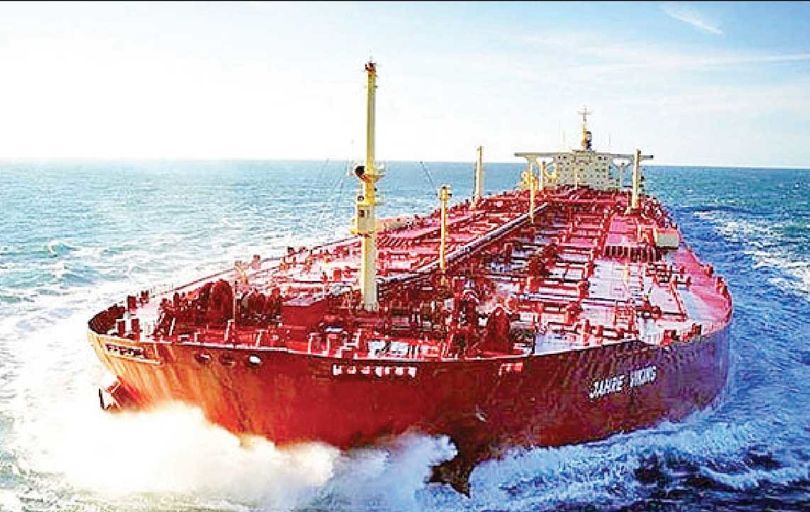 
دولت فقط یک سوم پول صادرات نفت را وصول می‌کند