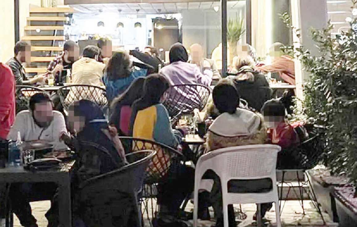 
شیب تند تغییرات اجتماعی؛ تلاش مردمی برای تسخیر فضاهای نیمه عمومی