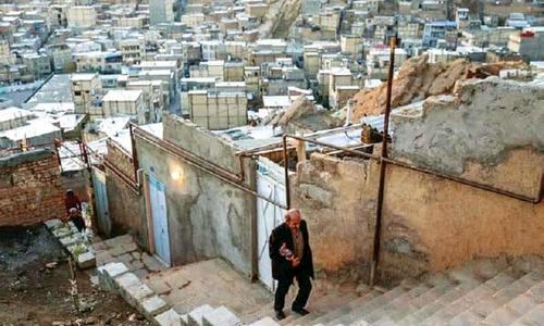 یک عمر دوندگی برای چند متر جای خواب