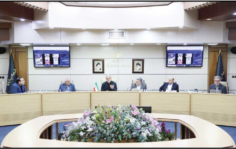 
جامعه پزشکی توانمندیِ خروج از چارچوب‌های سنتی را دارد