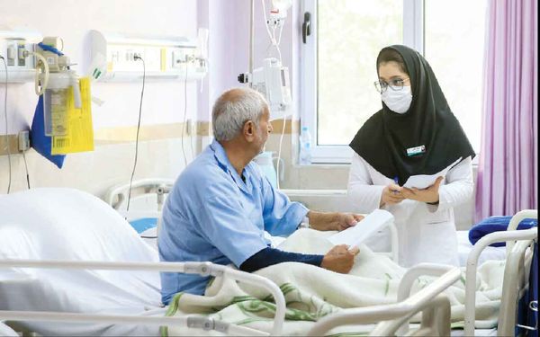
شکایت از کادر سلامت به دلیل مطالبات صنفی را کنار بگذارید