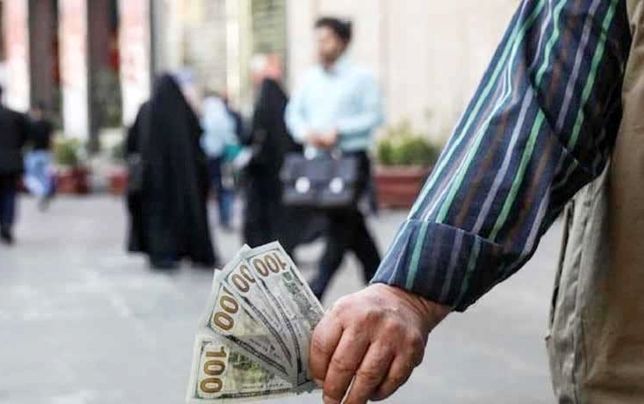 بانک مرکزی با برخی صنایع تعارف دارد!