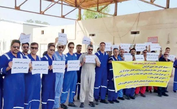 کارگران رسمی شرکت فلات قاره
دوباره تجمع کردند