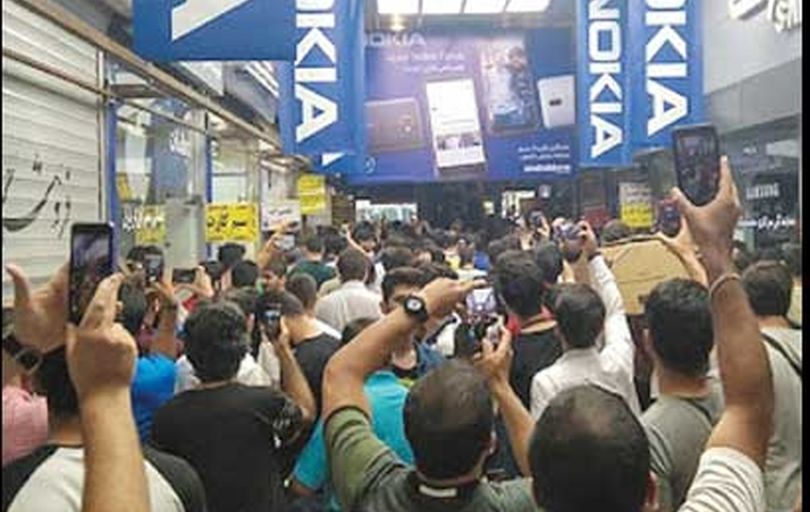 اعتراض کسبه و مغازه‌داران چهارسو و علاءالدین به افزایش نرخ ارز و گرانی‌ها