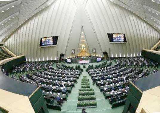 

خروج استیضاح وزرا از دستور کار مجلس