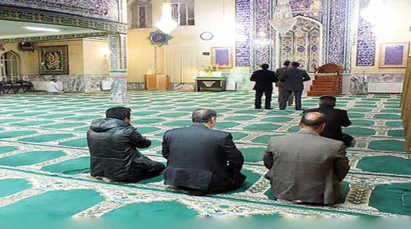 با کلنگزنیهای متعدد، مساجد رونق نمیگیرند