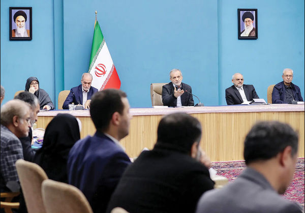 انتقادها را با جان و دل میپذیریم