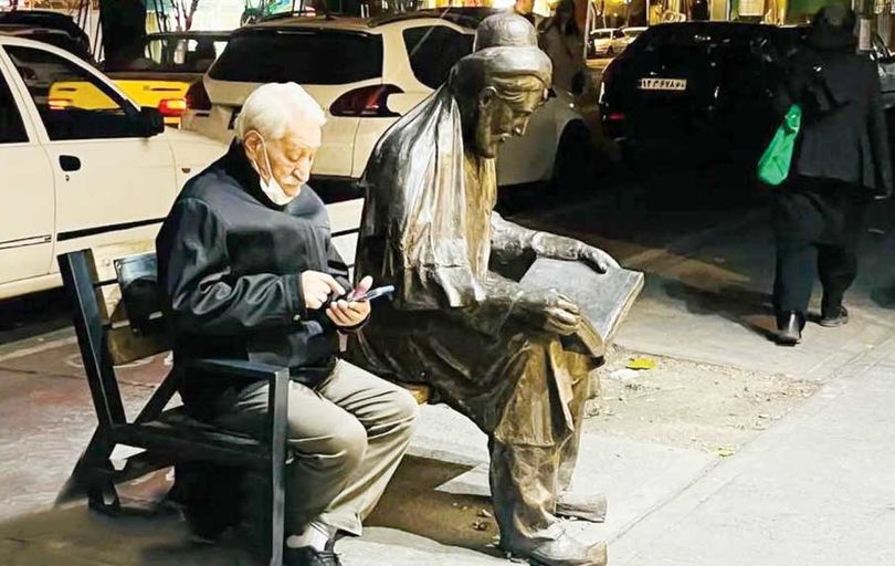 
سال‌هاست لباس نو نخریده‌ام