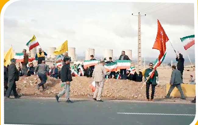 تشکیل زنجیره انسانی اطراف نیروگاه سیکل‌ ترکیبی دماوند