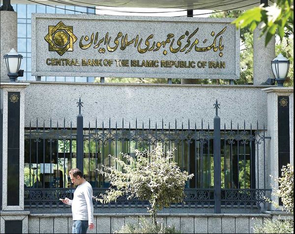 سیاستگذار در بانک مرکزی ایده و راهبرد ندارد