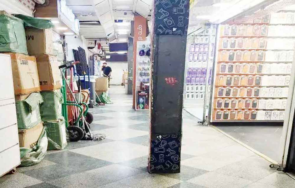 کارگرانی که چوب و پیاز را با هم خوردند!