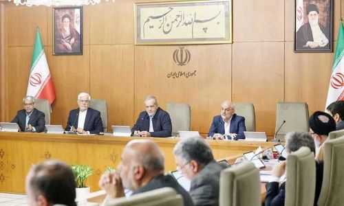 دولت در حوزه شایسته‌سالاری کوتاه آمده است