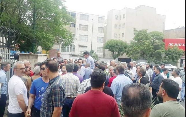 تجمع بازنشستگان شرکت واحد اتوبوسرانی در تهران