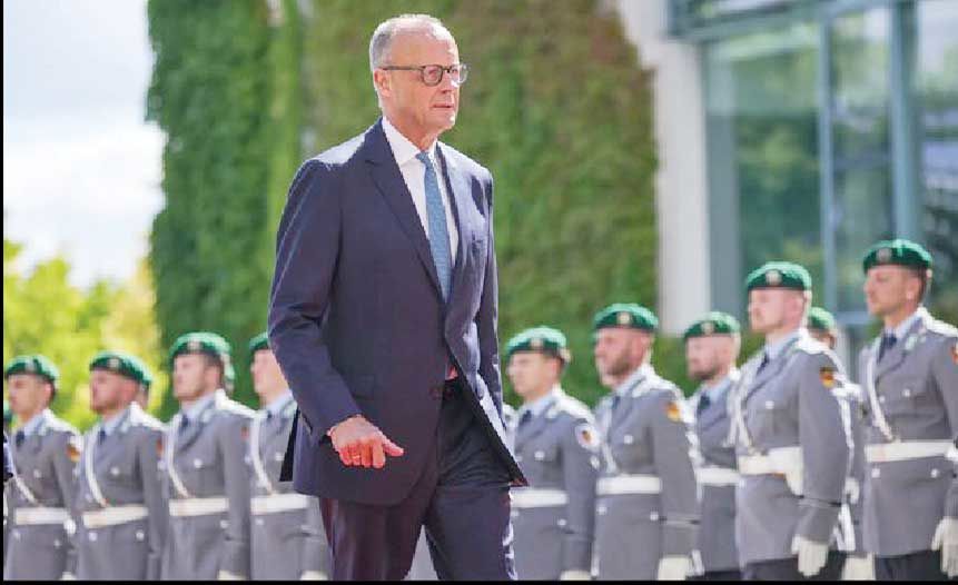 

آلمان برای کاهش وابستگی نظامی 

به چین و آمریکا ارتش تشکیل می‌دهد 