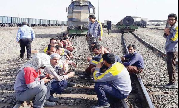 

صدای مطالبه‌گری ما را 

کسی نشنیده است