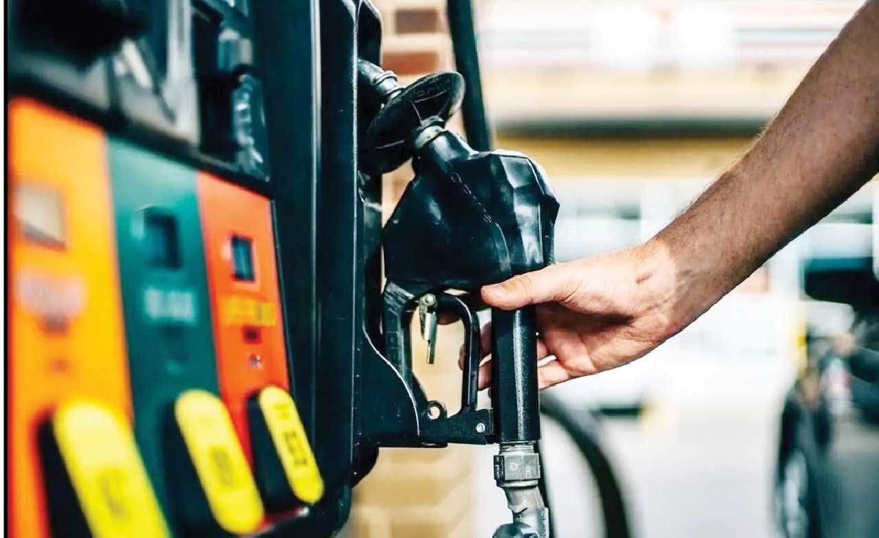 
نیمی از بنزین کشور از طریق واردات تامین می‌شود؟