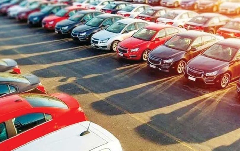 
دولت باید دست از دخالت در بازار خودرو بردارد